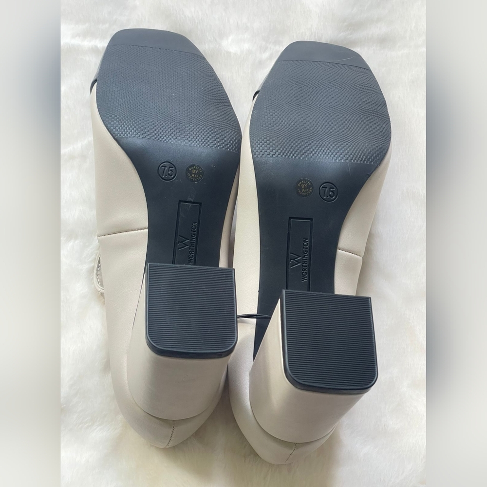 Worthington Black and Cream Heels Timeless Elegance - Picture 4 of 6